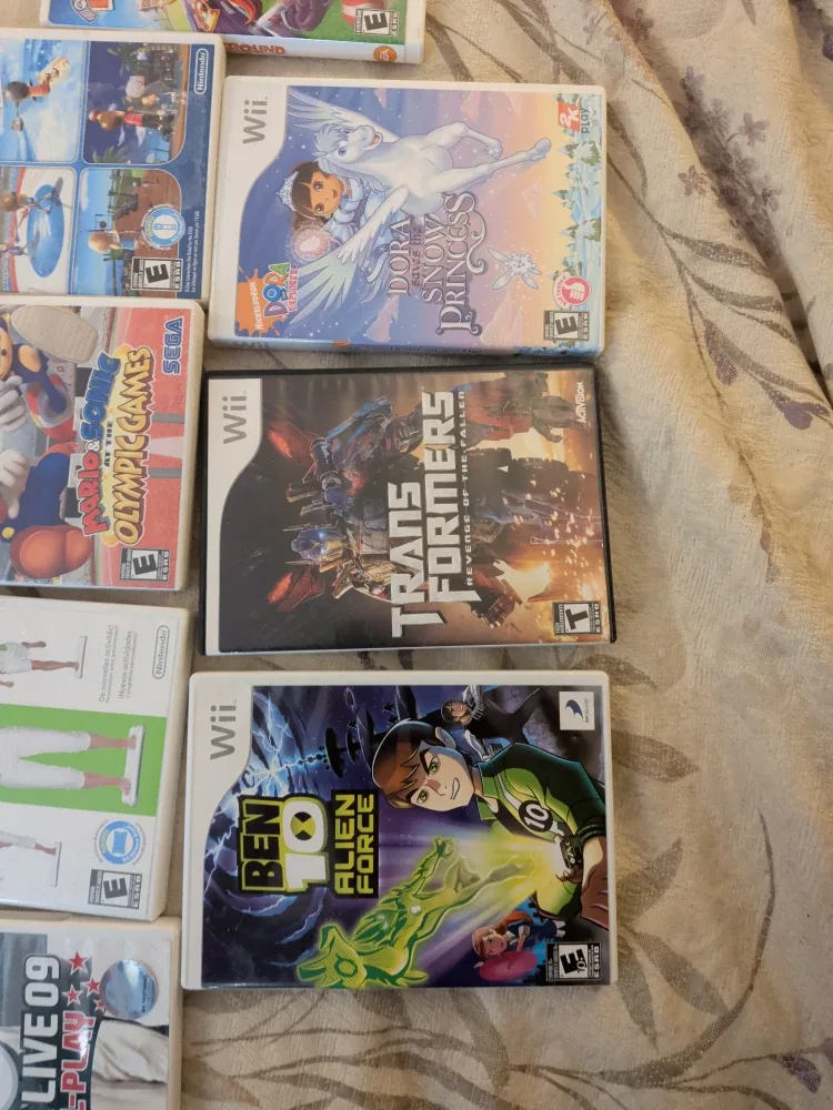 Nintendo Wii Games Bundle image indicator(5)