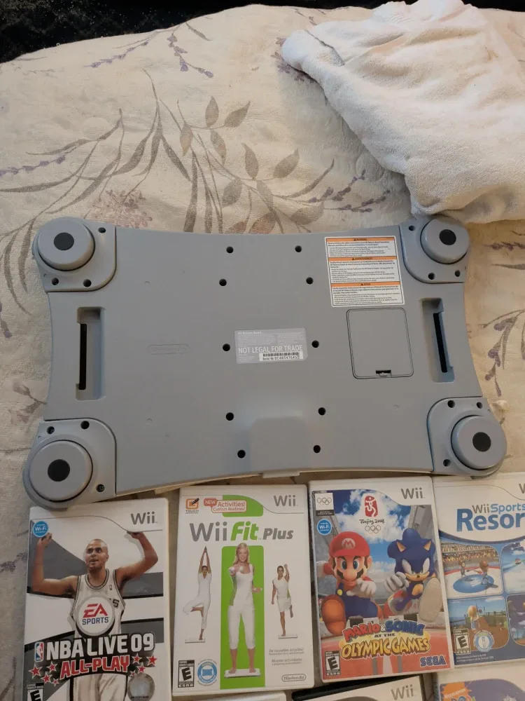 Nintendo Wii Games Bundle image indicator(9)