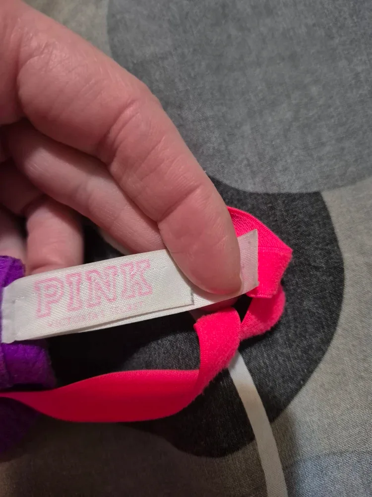 La Senza & PINK Bras - Size 34B-15$ for both image indicator(3)