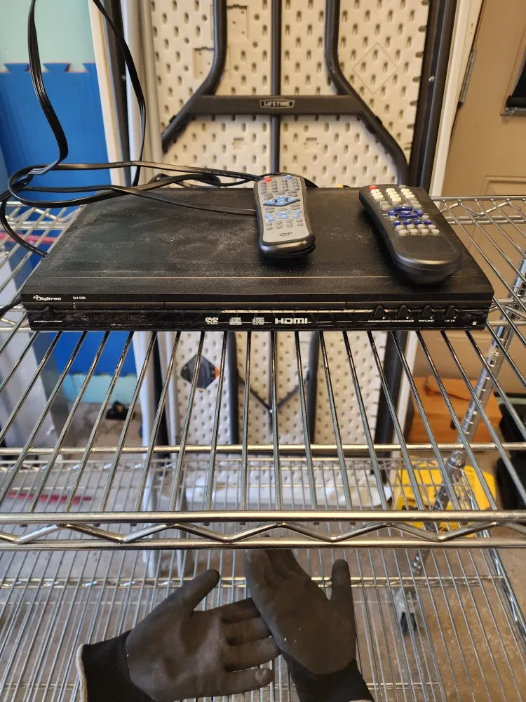 Digitron DV-029 DVD Player with Remotes