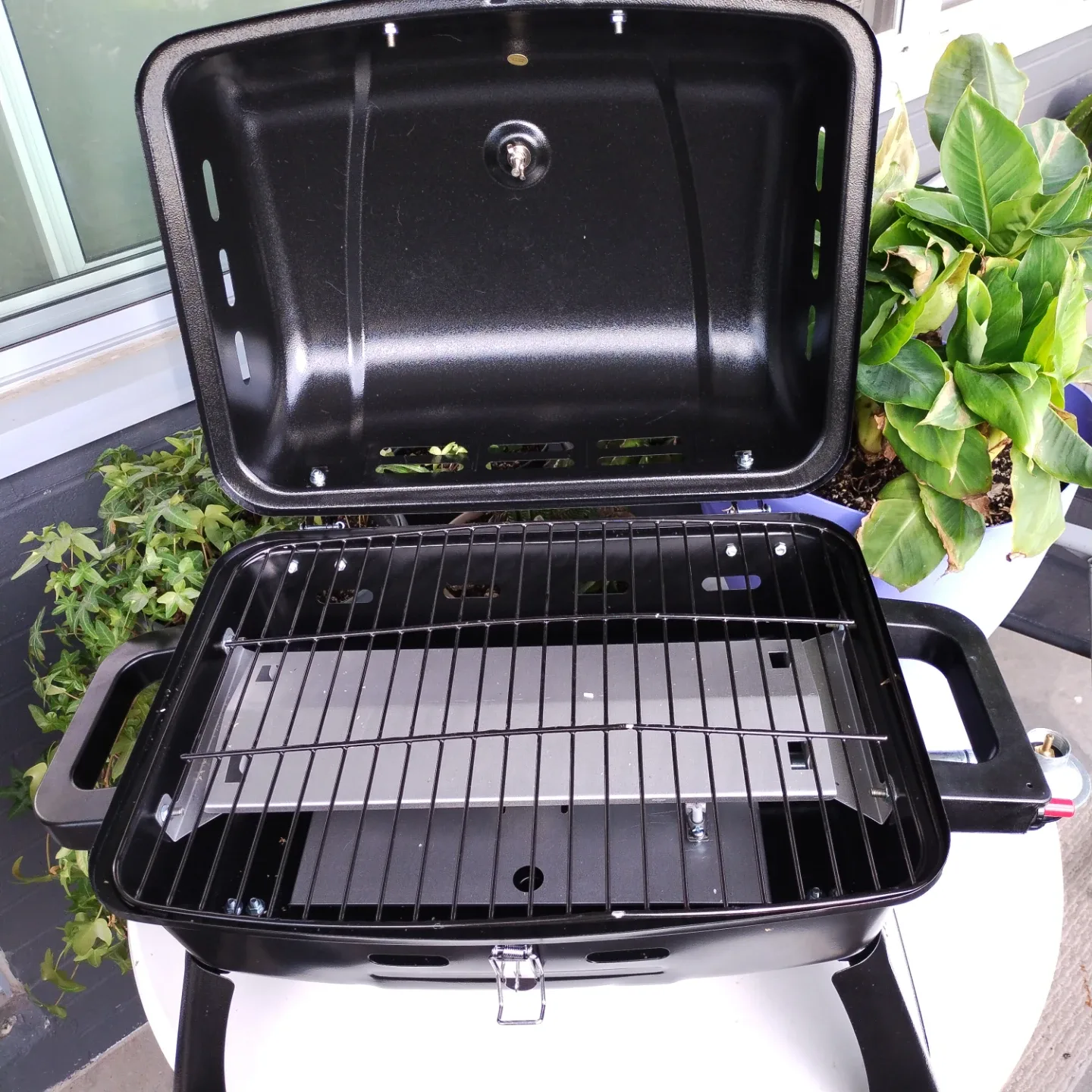 Coleman All-Purpose Propane BBQ Grill image indicator(4)