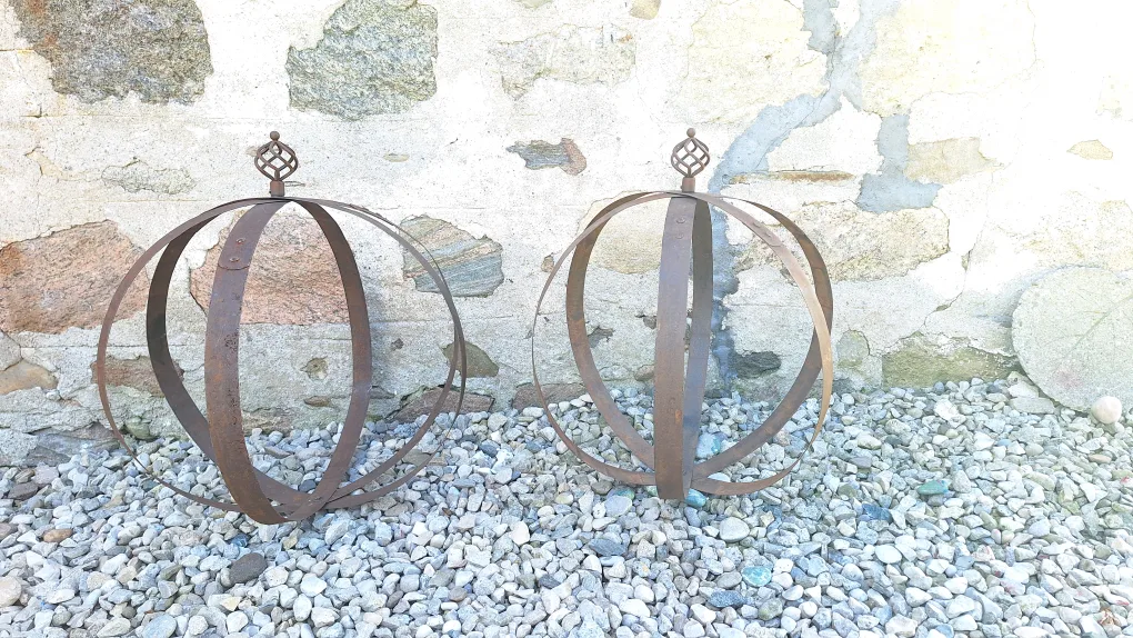 Metal Garden Sphere Decor image indicator(6)