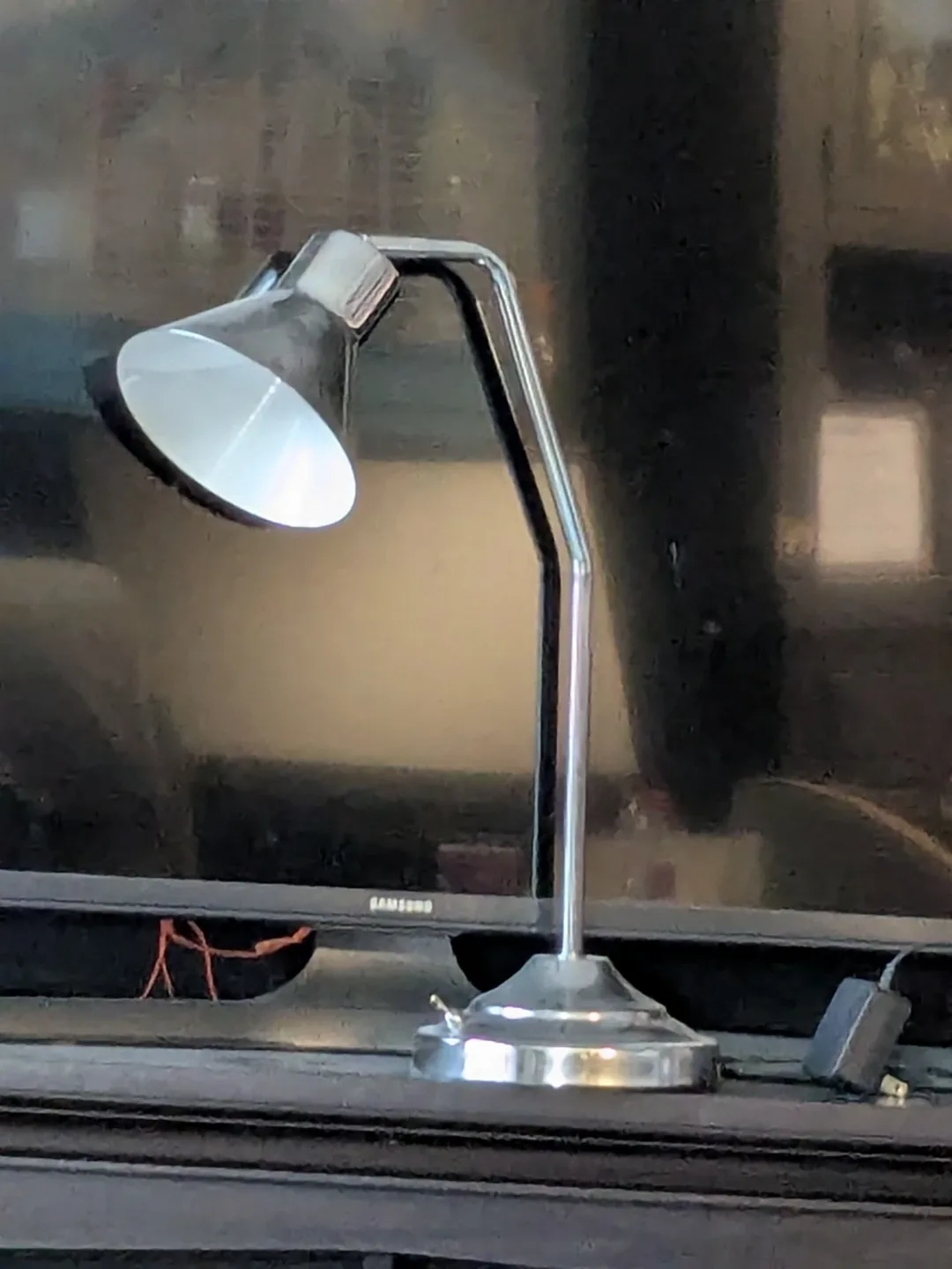 Silver Desk Lamp image indicator(2)