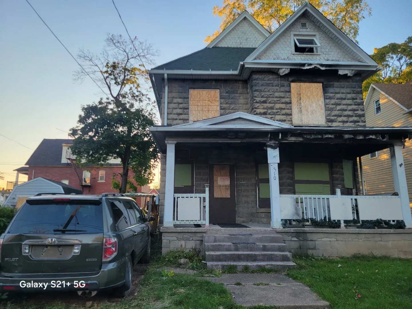 House in Niagara Falls - 5 beds, 2 baths ($100,000)