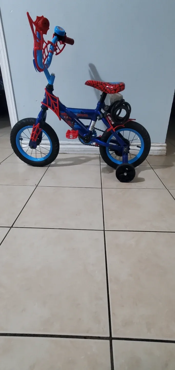 Spiderman Kids' Bike - Great Condition! image indicator(9)