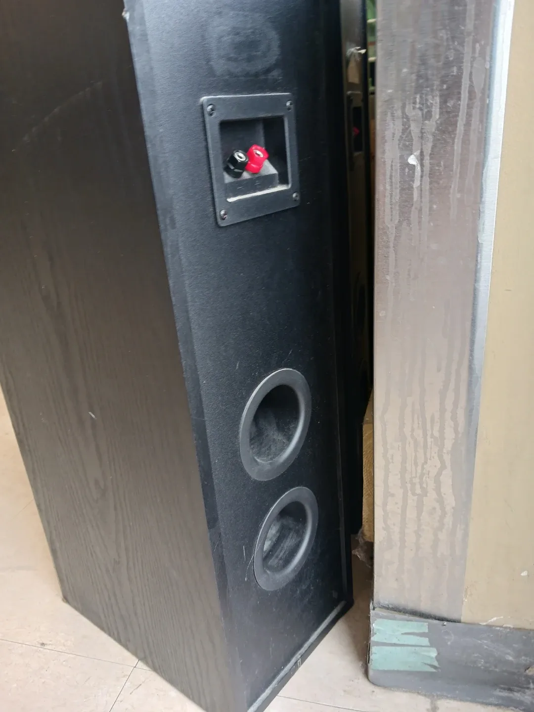 Quest QT66 Speakers - White image indicator(3)