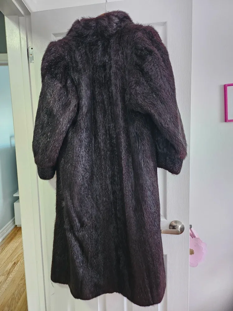Vintage Imperial Products Ltd. Fur Coat image indicator(3)
