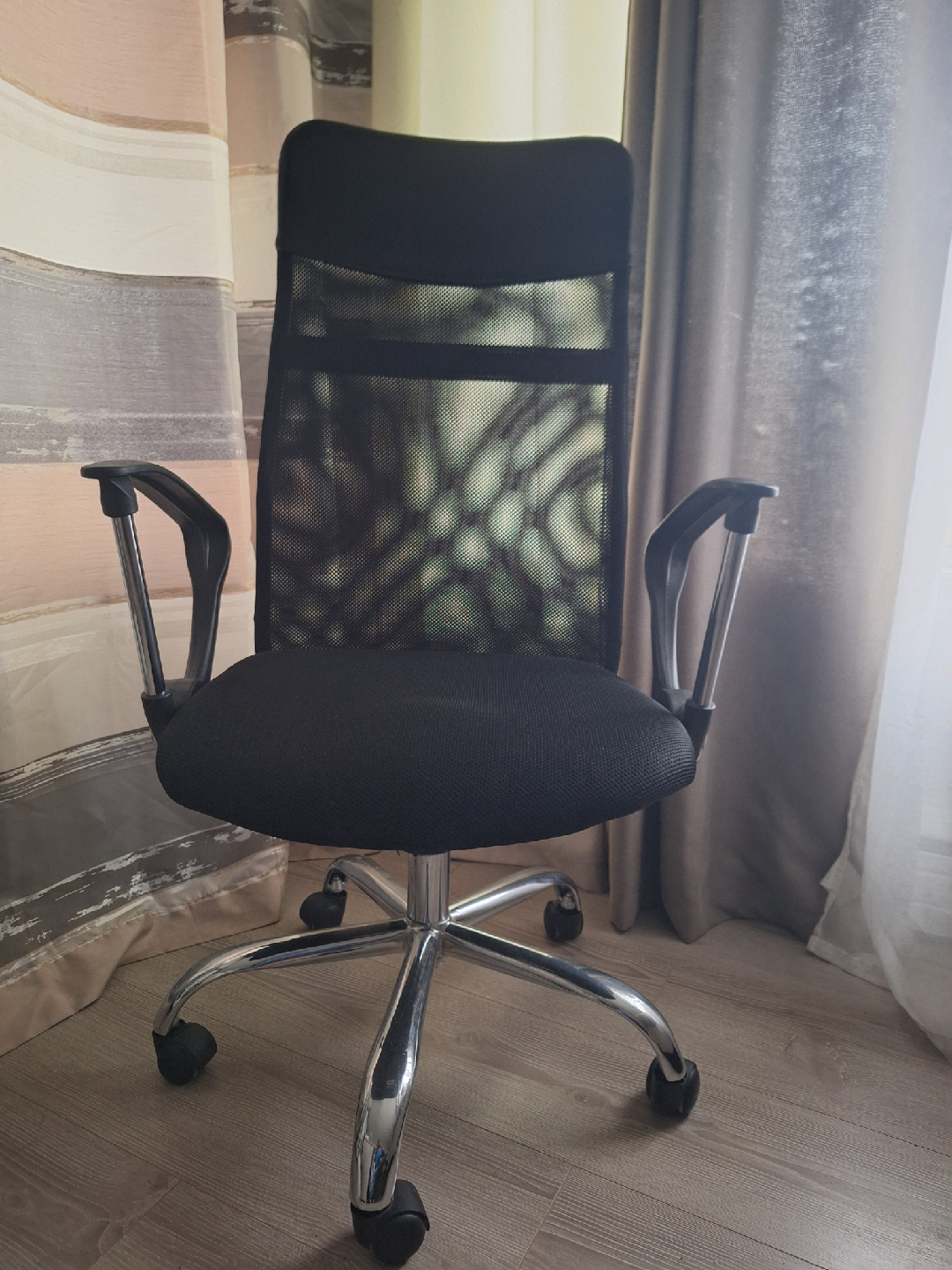 Black Office Chair - photo 3