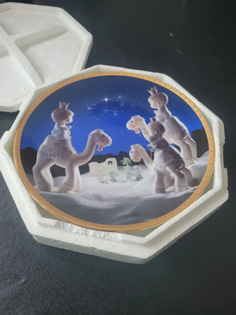 Precious Moments "They Followed The Star" Plate