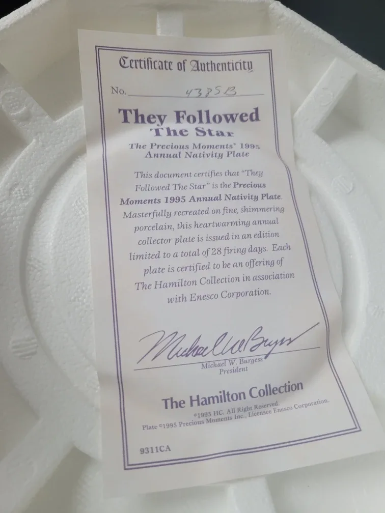 Precious Moments "They Followed The Star" Plate image indicator(3)