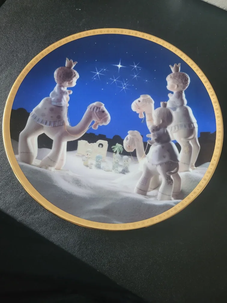 Precious Moments "They Followed The Star" Plate image indicator(4)