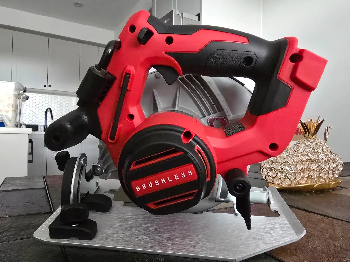 Milwaukee M18 7-1/4-Inch Cordless Circular Saw image indicator(2)