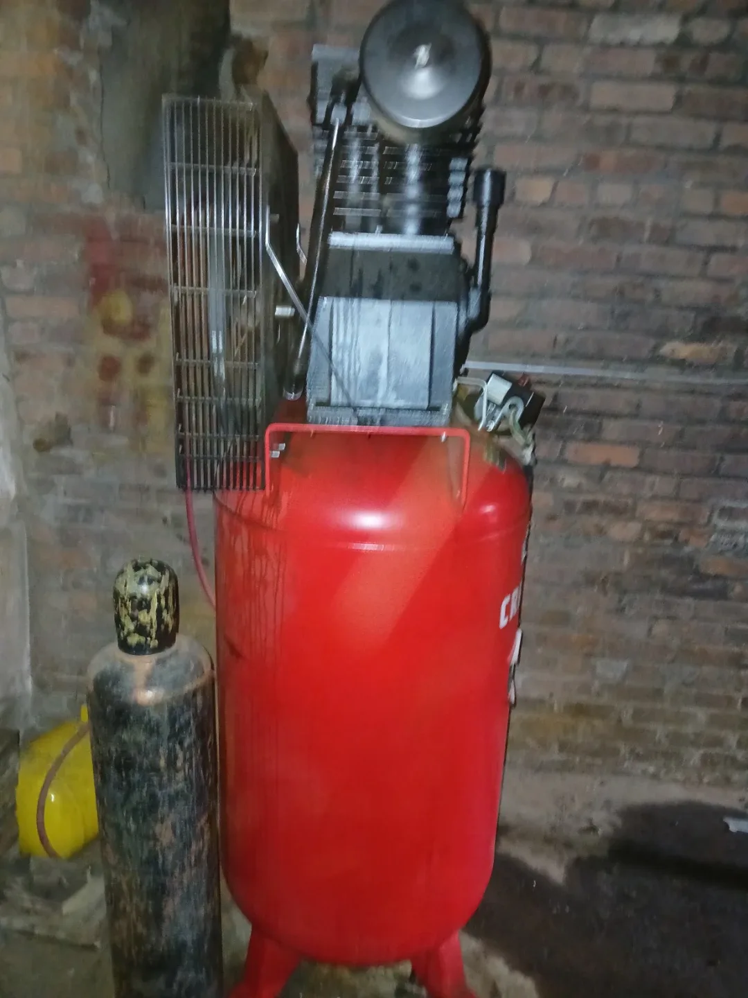 Craftsman 80 Gallon Air Compressor image indicator(2)