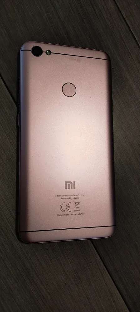 Xiaomi Redmi Note 5A Smartphone with LineageOS image indicator(2)
