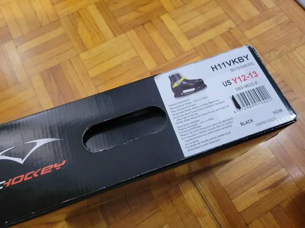 VIC lil pro ice skates - size Y12-13. Like new image indicator(2)