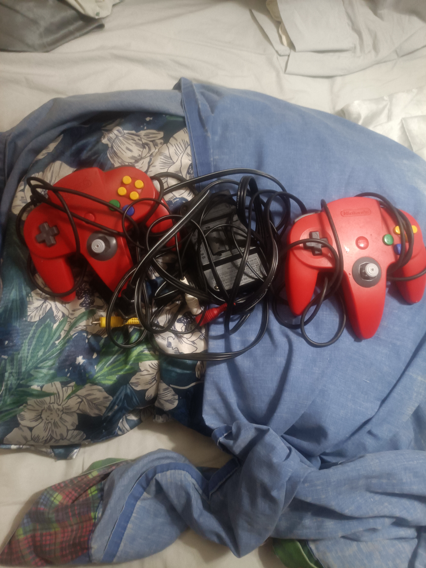 N64 bundle with 5 games 2 controllers and red expansion pack - photo 3