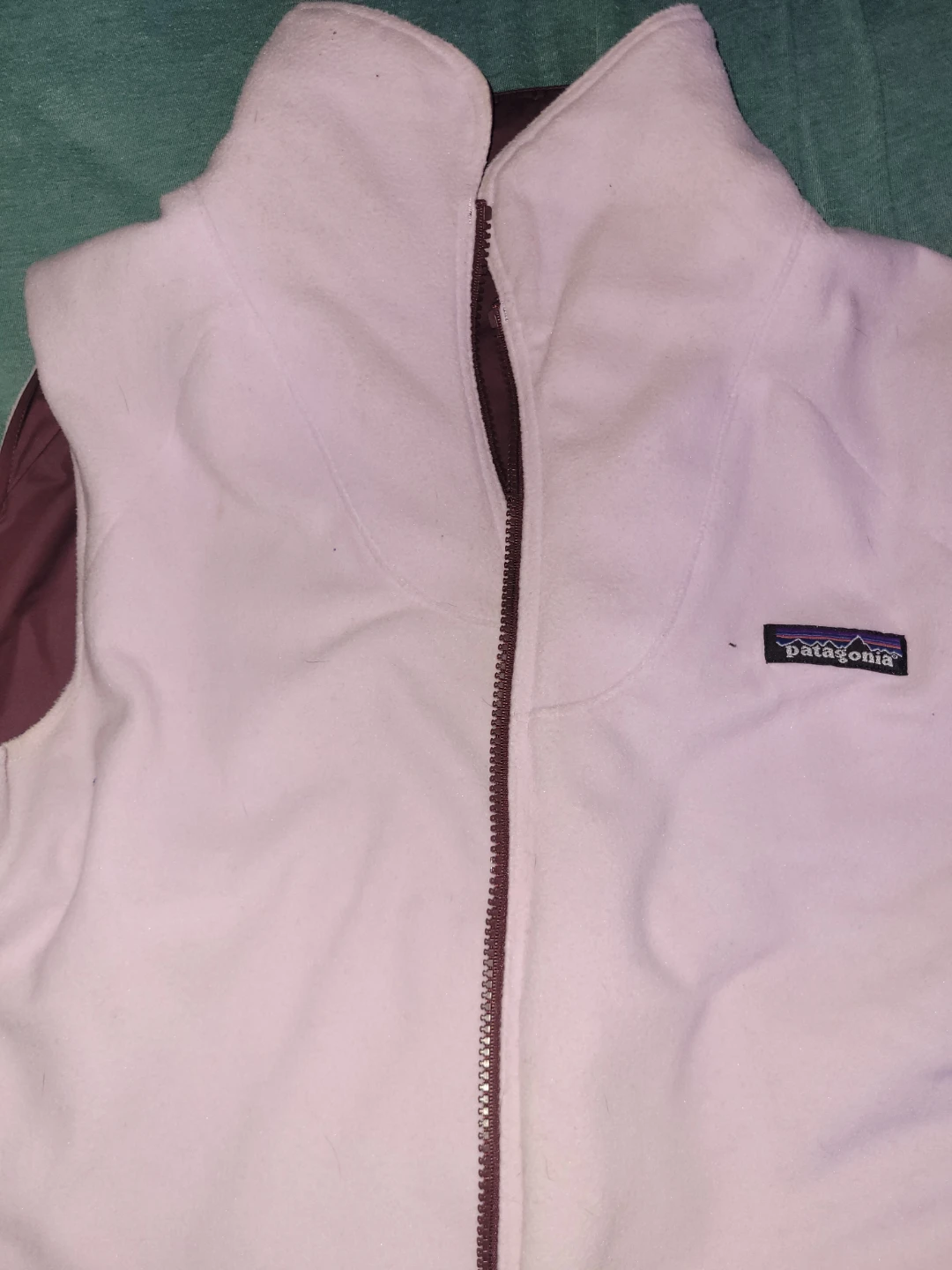 Patagonia Vest - Burgundy & White reversable