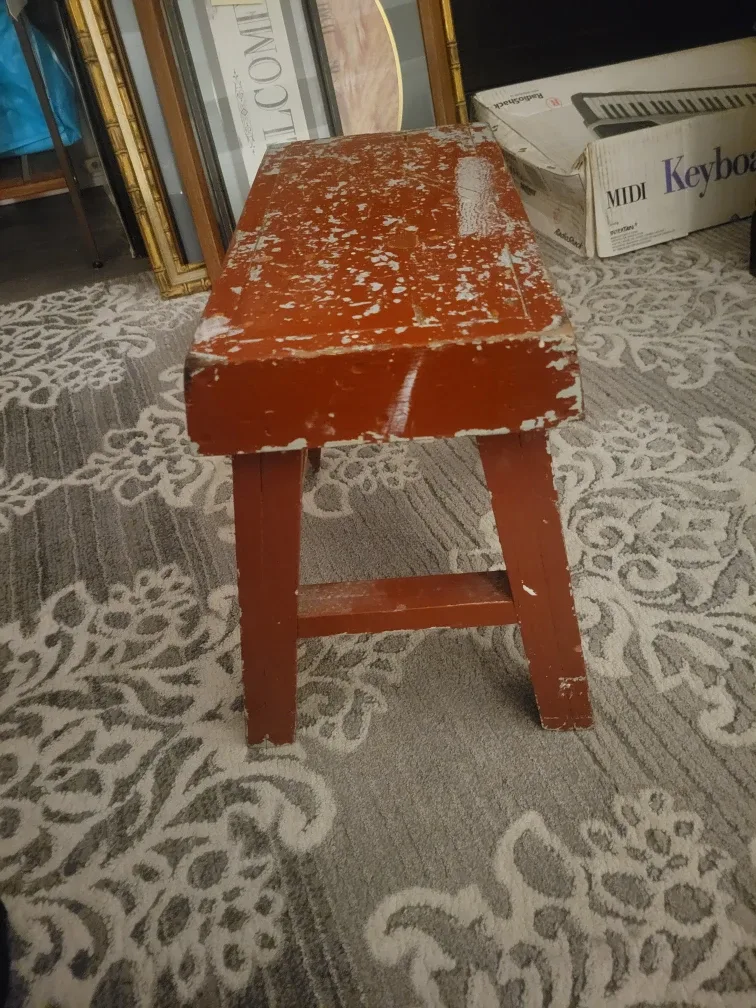 Vintage Primitive Chippy Wood Step Stool. Plant stool. Stepstool image indicator(4)
