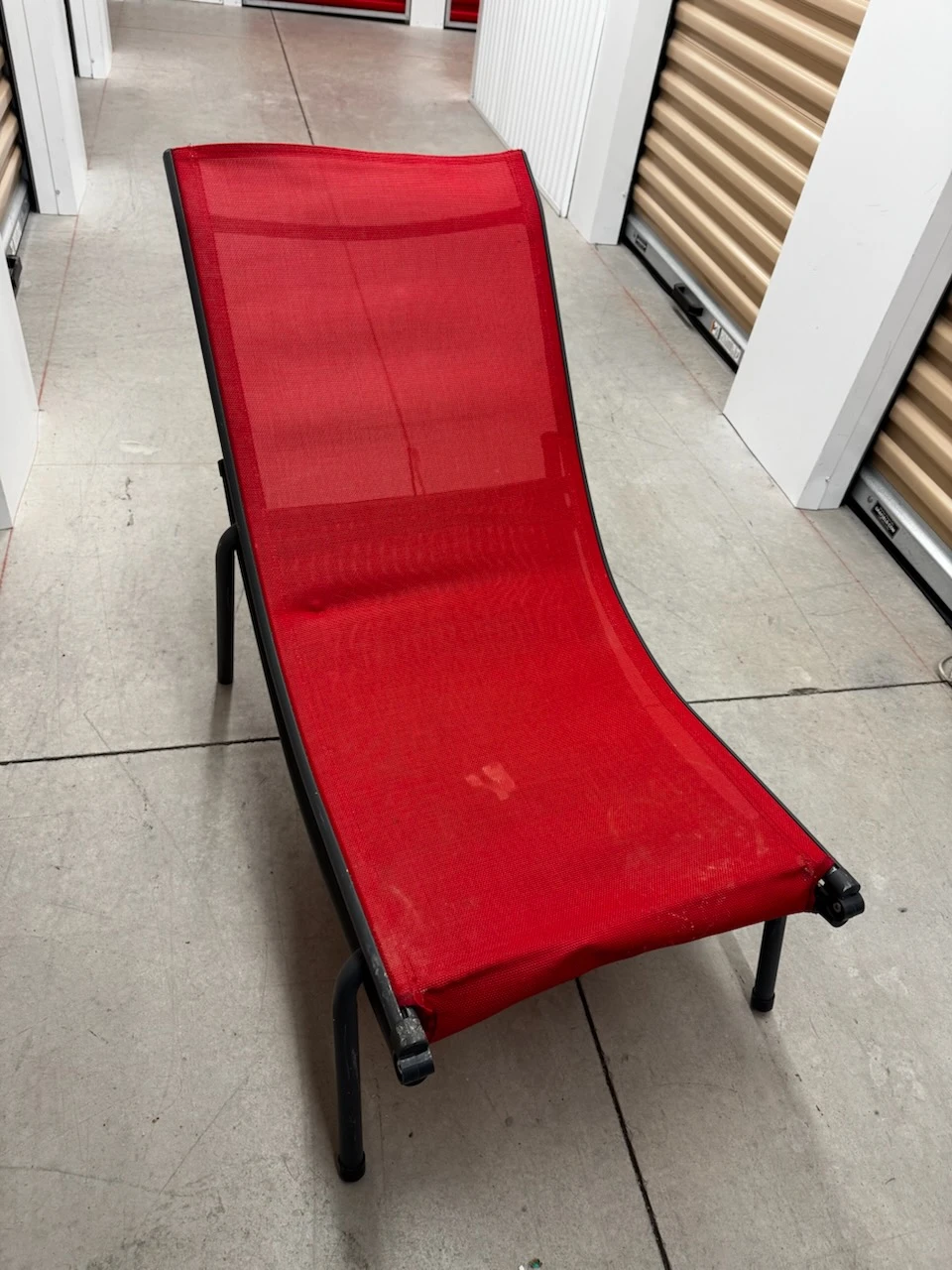 2 Red Mesh Lounge Chair - photo 2