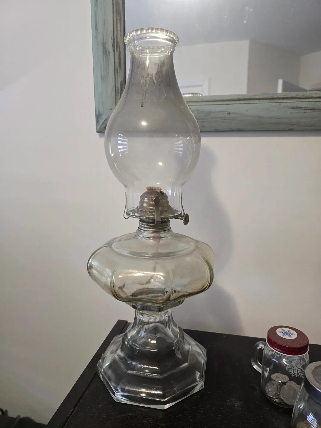 Antique oil lamp image indicator(2)