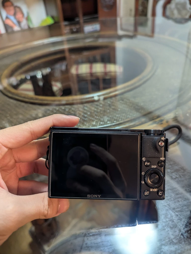 Sony DSC-RX100 IV CYBER-SHOT 4K Digital Camera FOR PARTS - photo 2