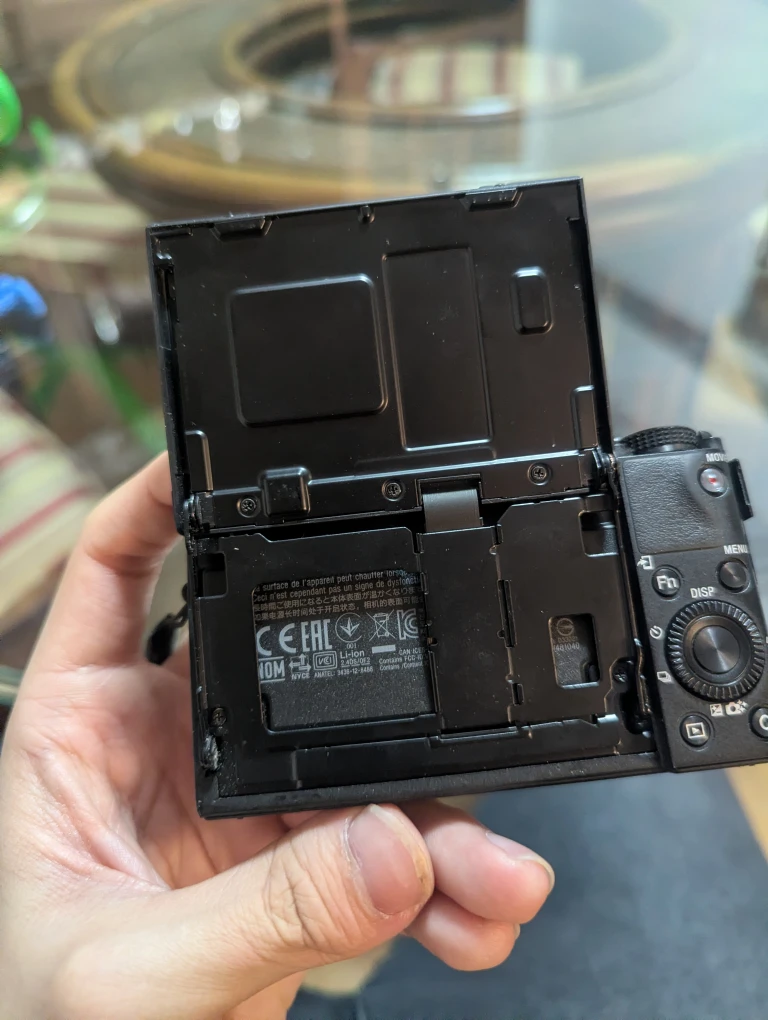 Sony DSC-RX100 IV CYBER-SHOT 4K Digital Camera FOR PARTS - photo 5