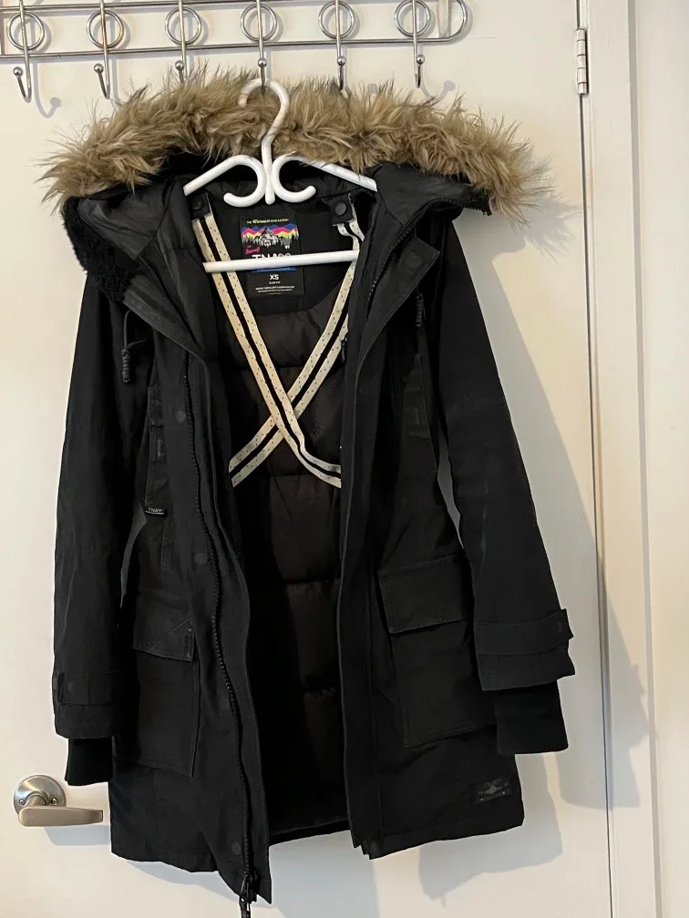 TNA Parka XS Black long