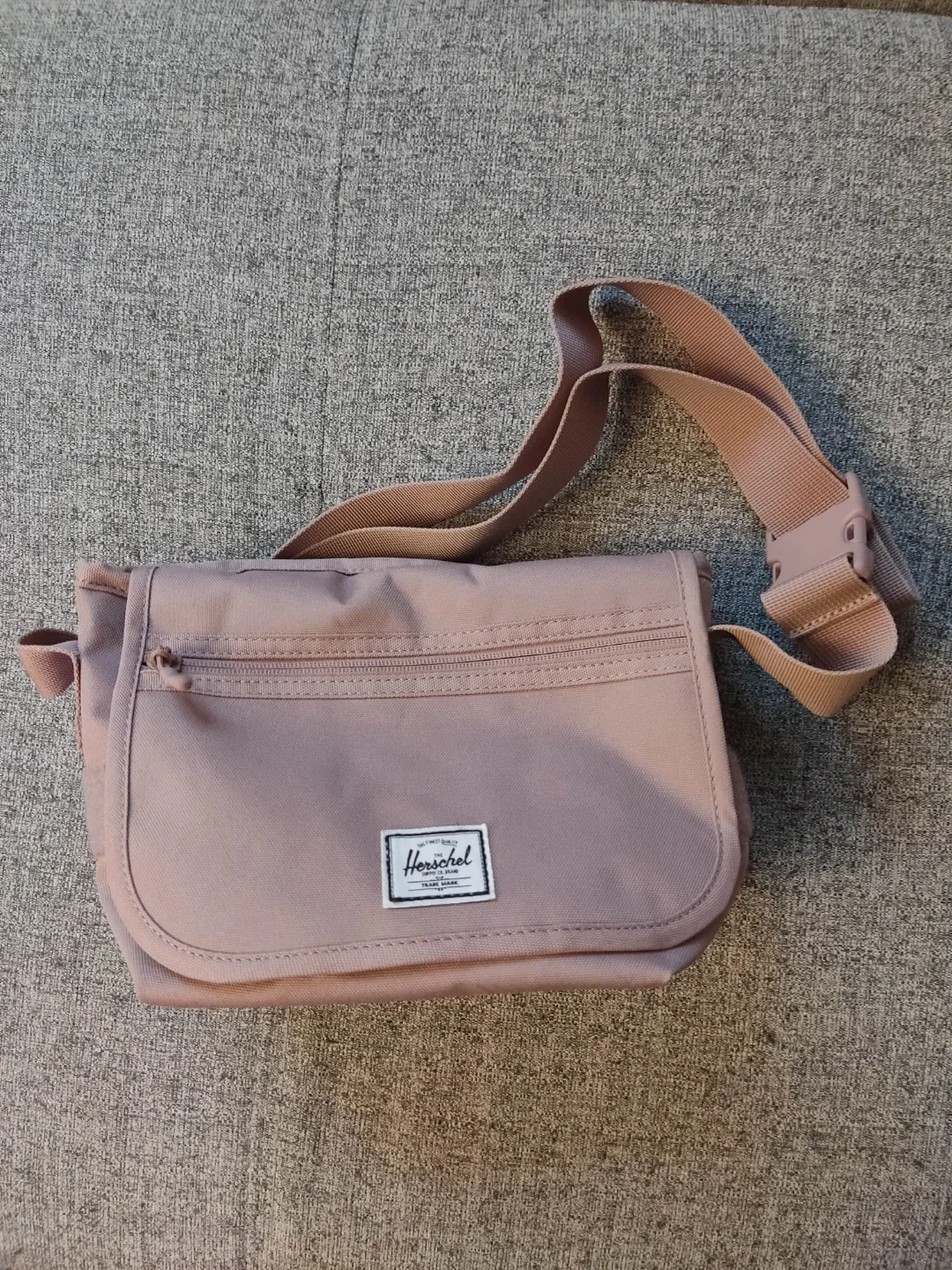 Herschel Grade mini messenger thumbnail