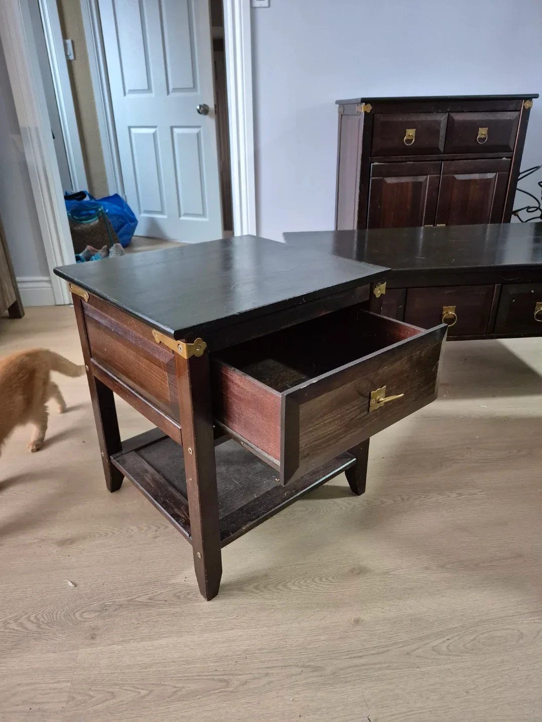 Dark Wood Coffee Table & Side Tables Set image indicator(3)