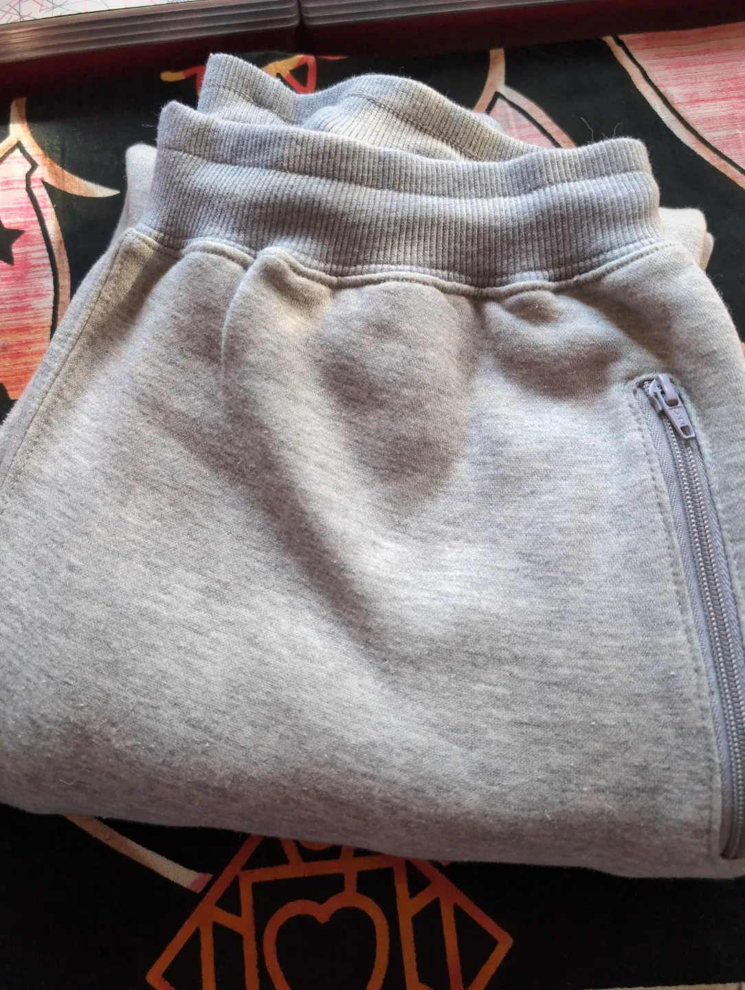 Muskoka Pooch Grey Sweatpants - Size L image indicator(4)