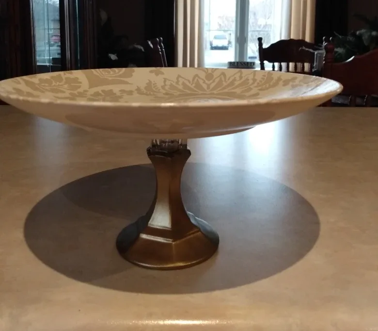 Decorative Pedestal serving cake/ dessert stand