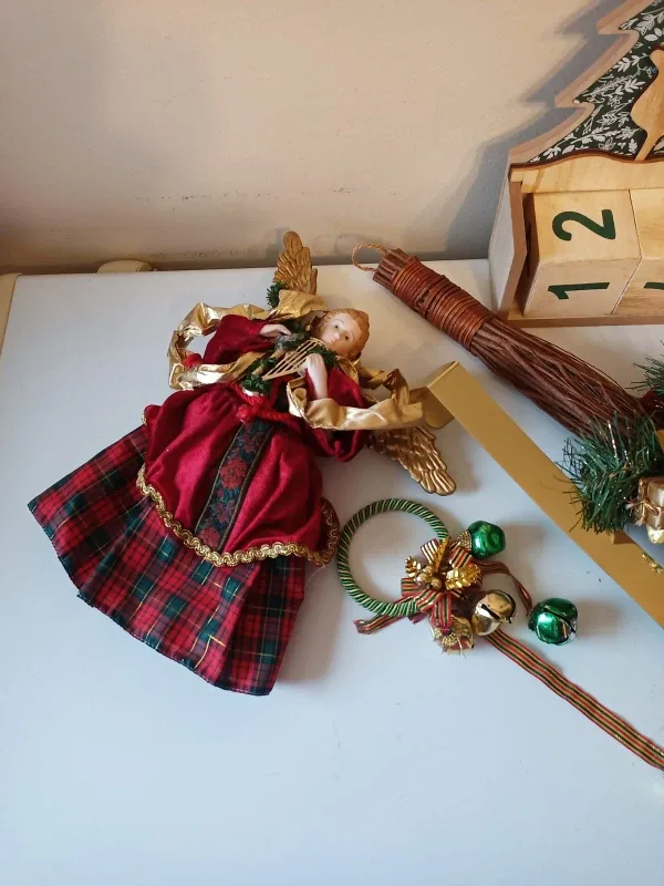 Seasonal Lot (4) image indicator(4)