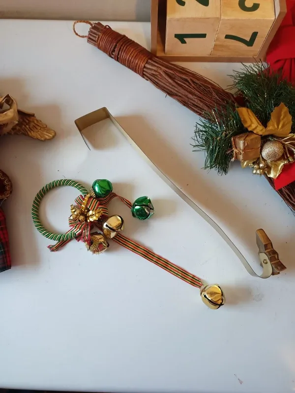 Seasonal Lot (4) image indicator(5)