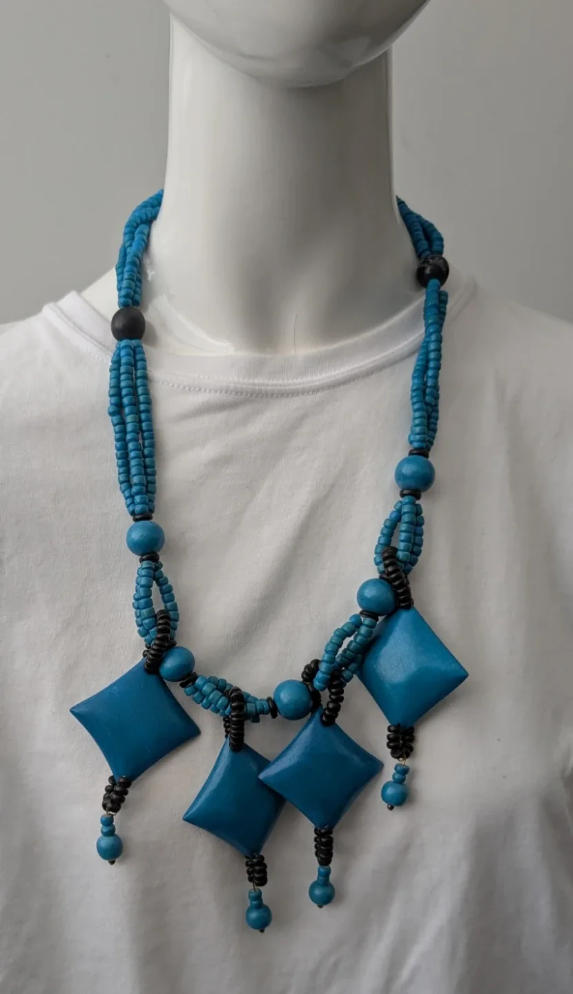 Necklace with matching earrings image indicator(2)