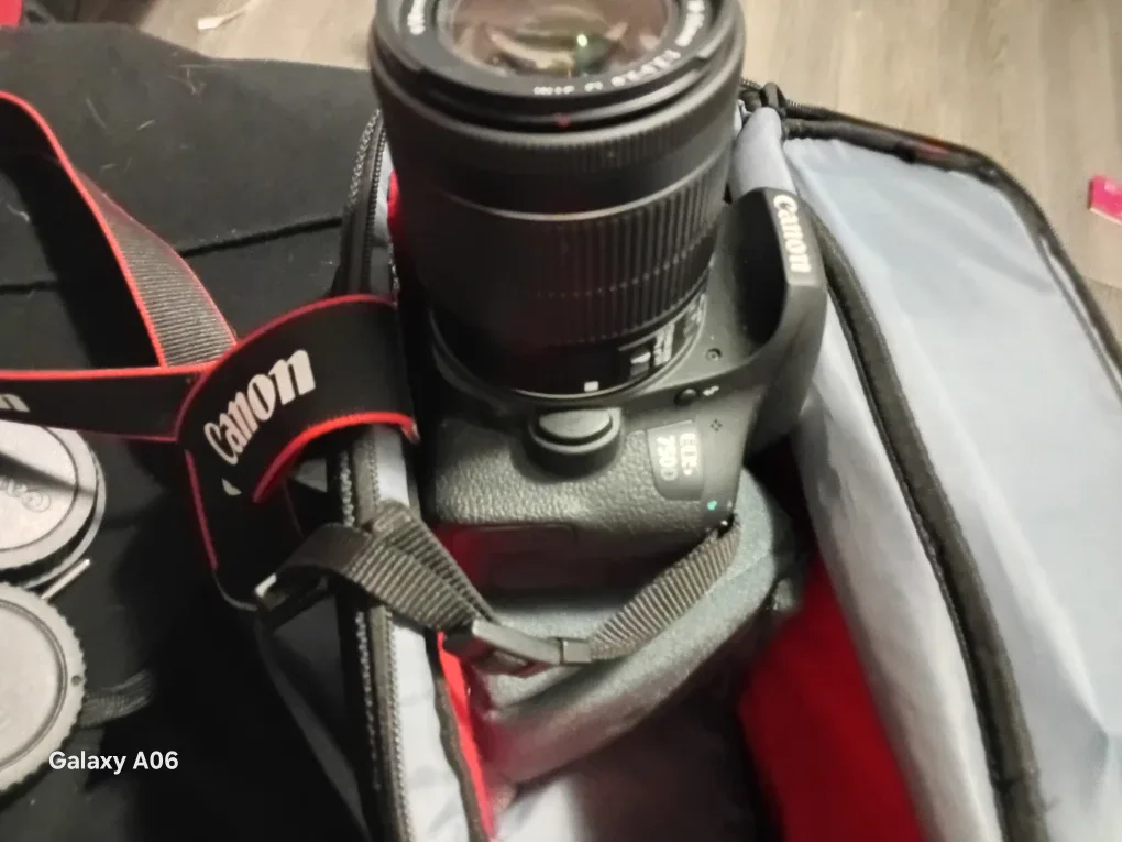 Canon EOS 750D DSLR Camera with Lens image indicator(6)