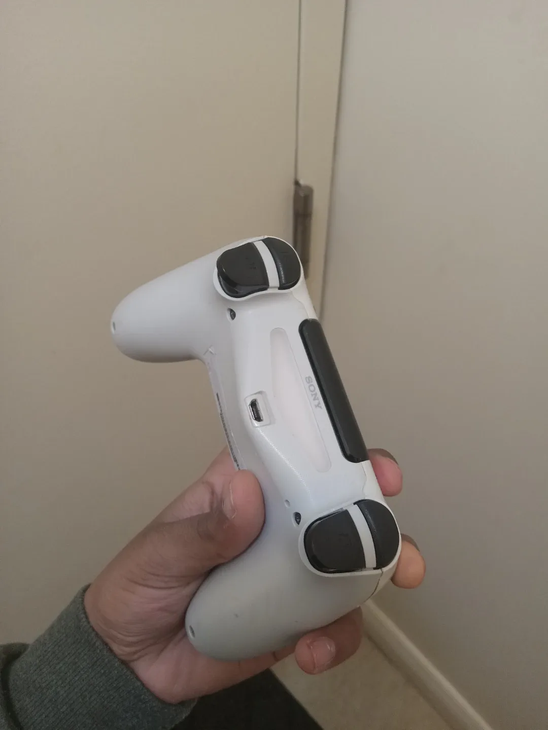 Sony PlayStation 4 White Wireless Controller image indicator(4)