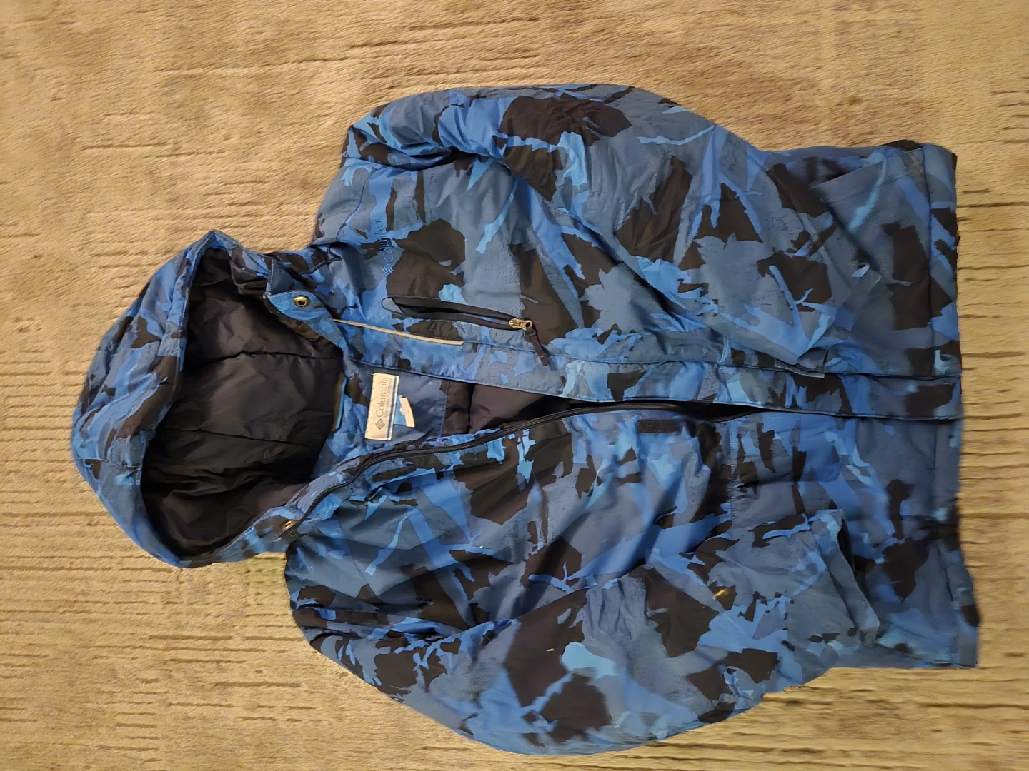 Columbia Blue Camo Winter Jacket - Size M kids