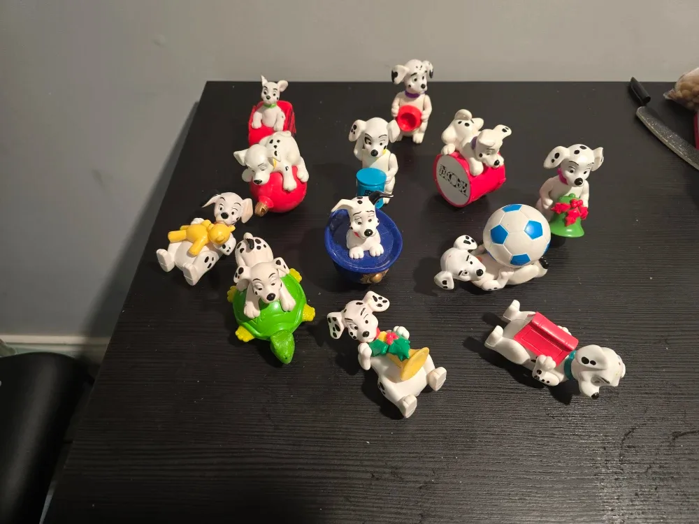 12 figurines 101 Dalmatians Figurine McDonald's Collection image indicator(3)