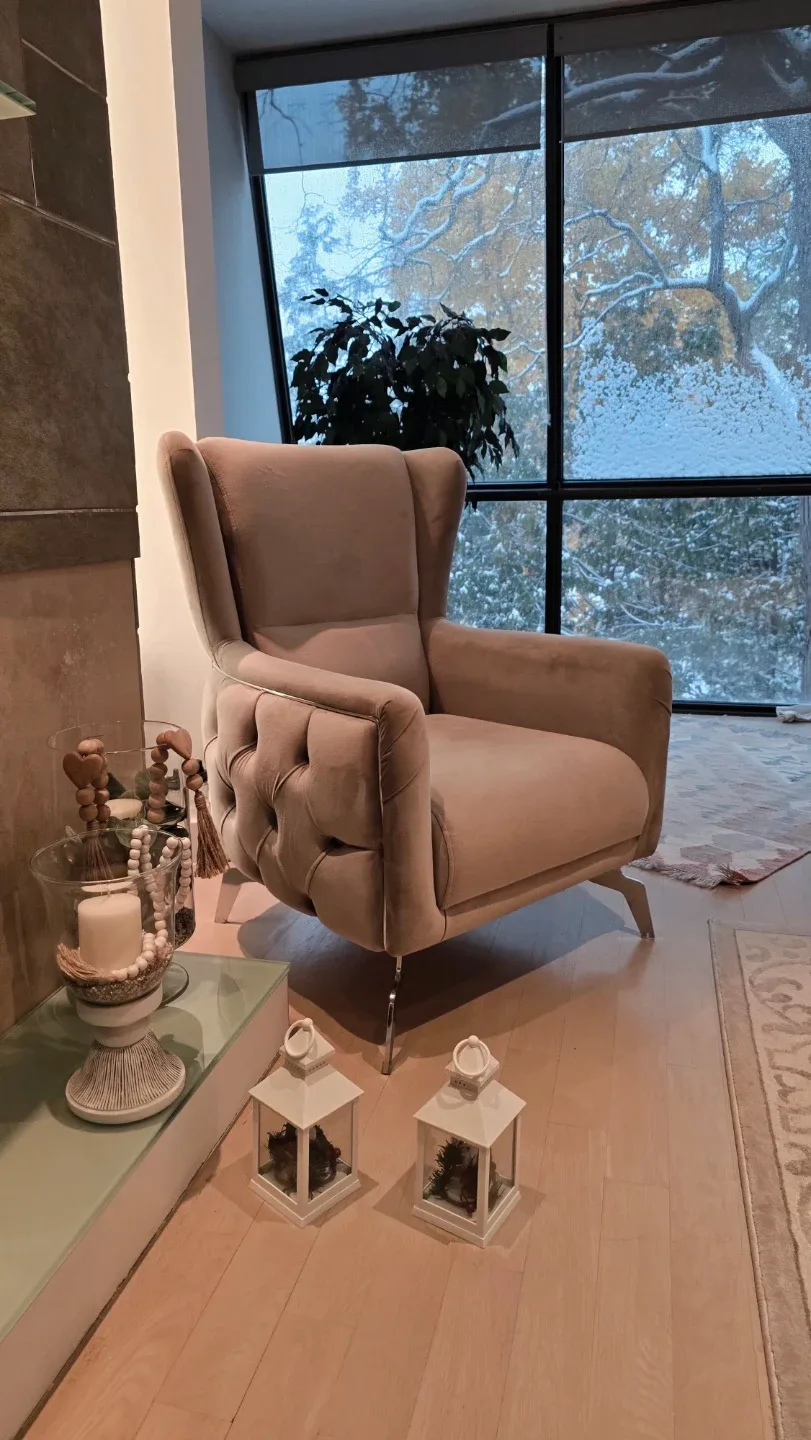 Stylish Grey Sofa and Accent Chair Set image indicator(3)