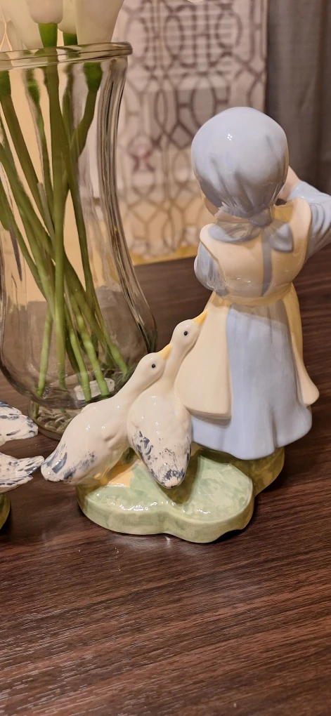 Vintage Ceramic Figurine Boy with Geese - photo 5
