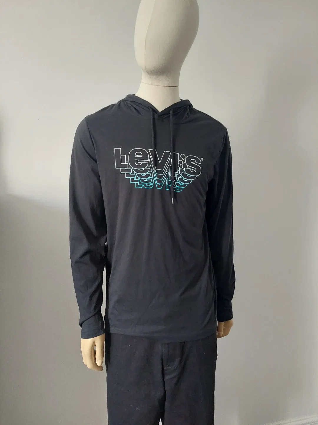 New - Levi's Black Graphic Hoodie - Size M  N̈WOT image indicator(2)