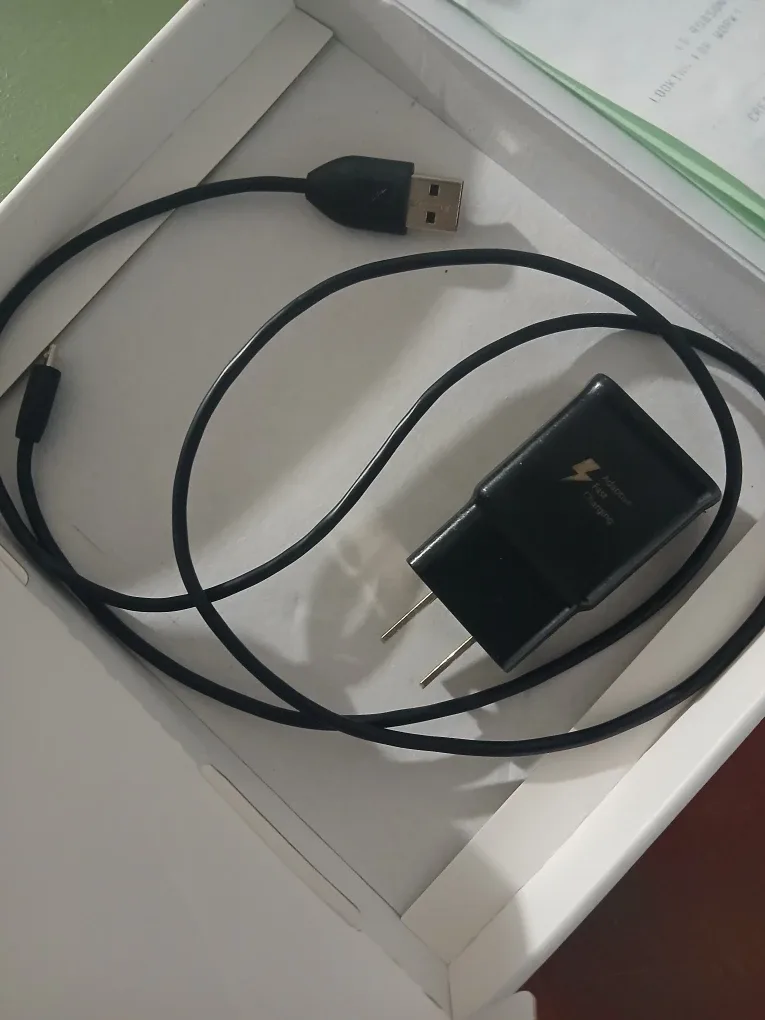 Kobo Clara HD eReader - Like New! image indicator(4)