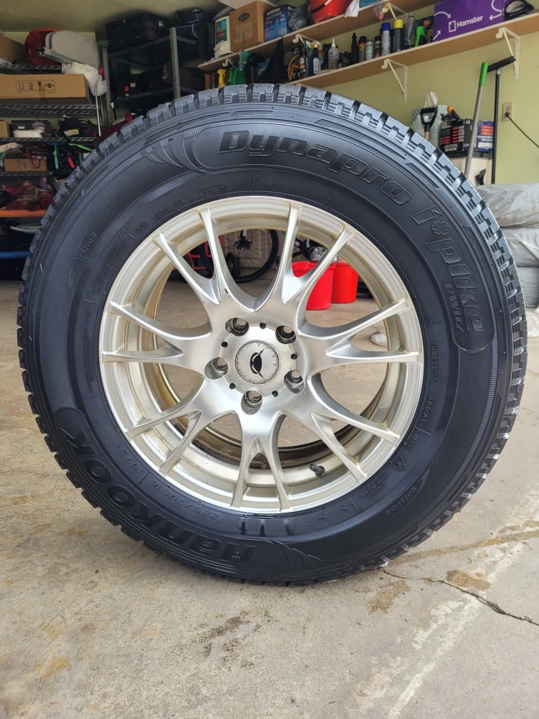 Hankook Dynapro i*pike 225/70R16 Winter Tire - photo 4