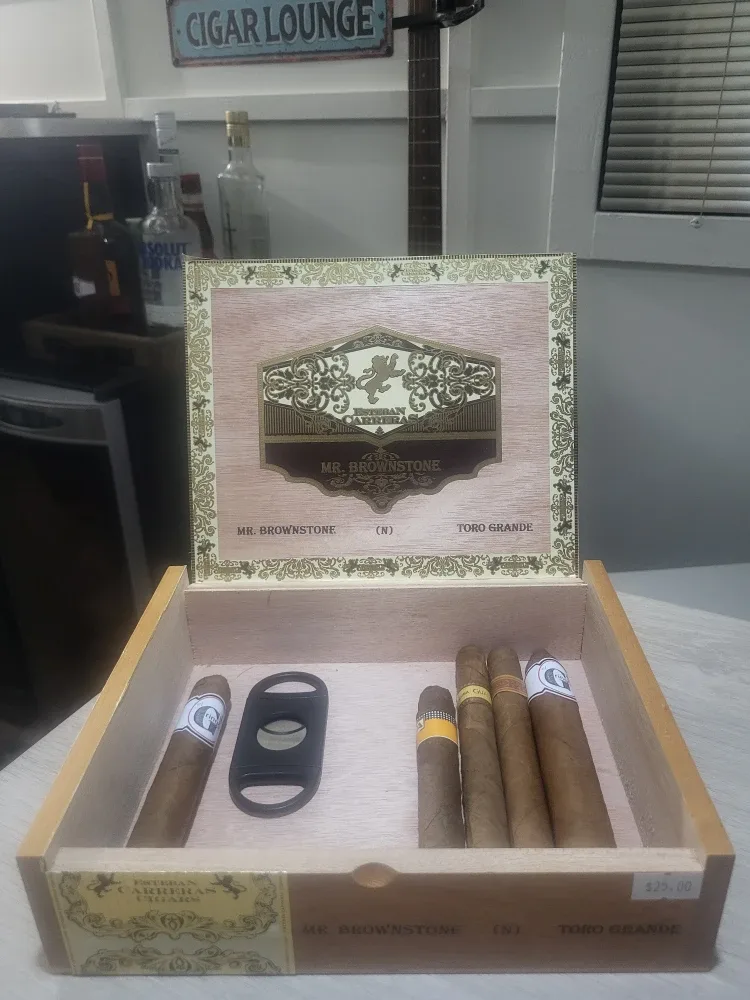 Mr. Brownstone & Esteban Carreras cigar box