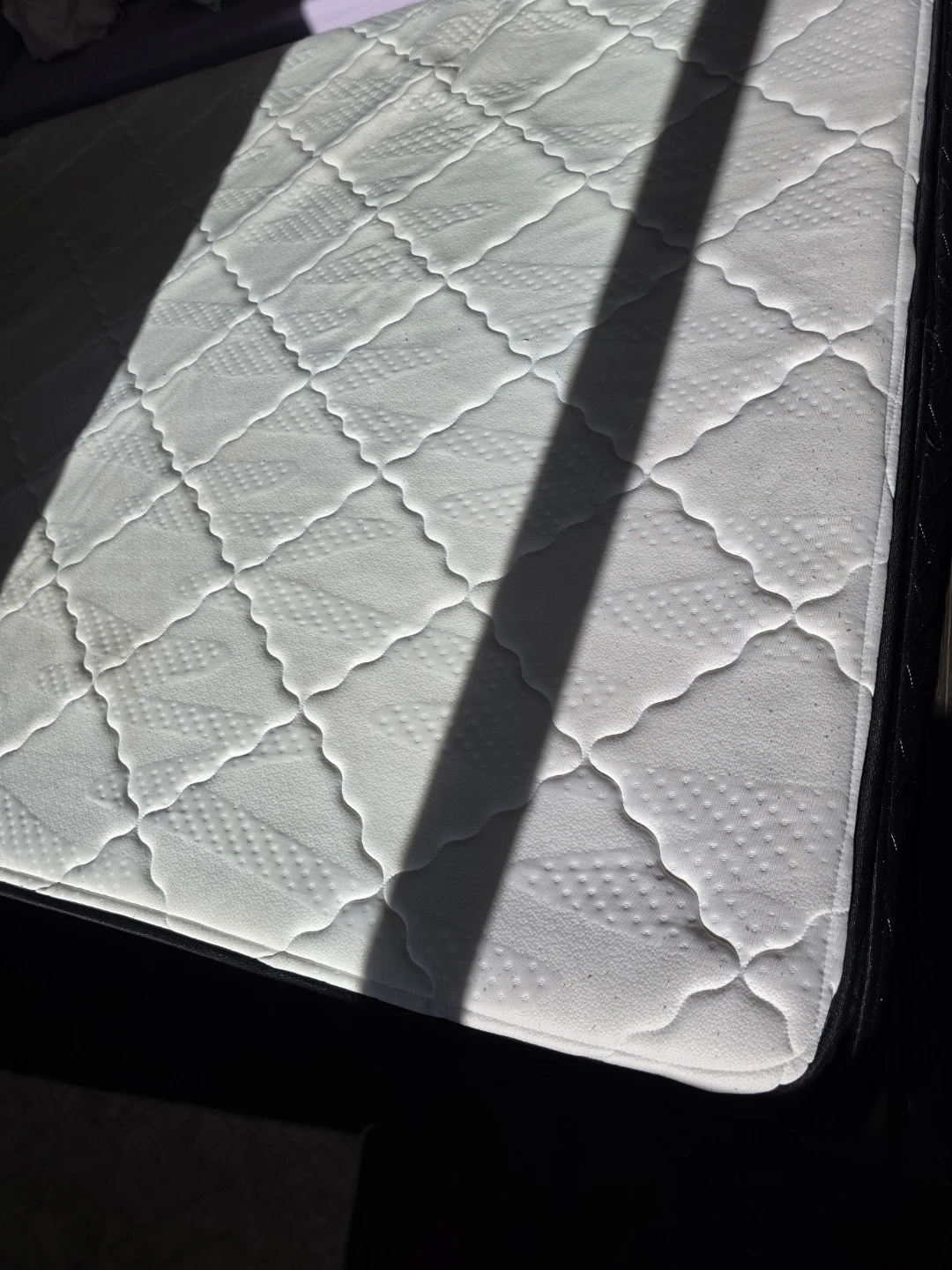 Mattress - queen size - photo 4