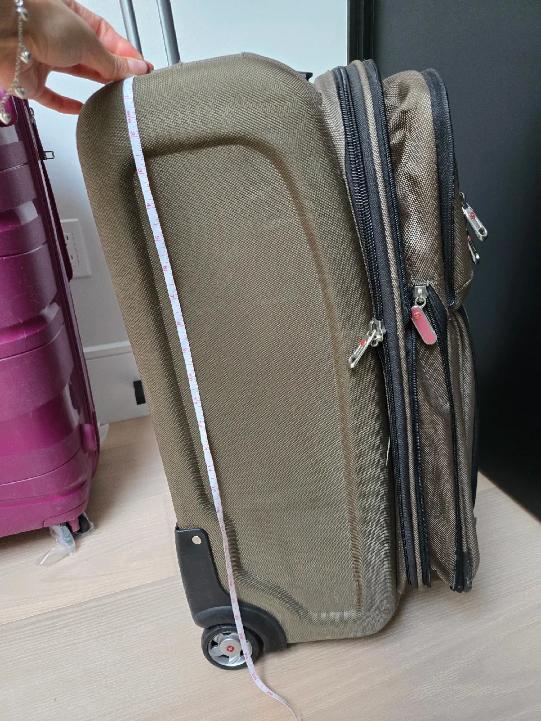 SwissGear Luggage image indicator(6)