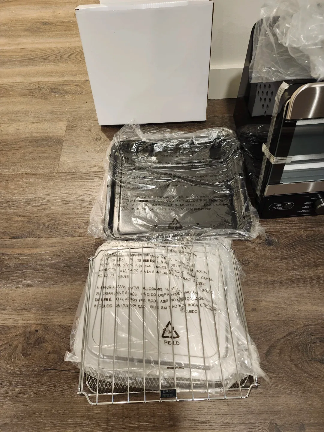 New BLACK+DECKER Crisp 'N Bake Air Fry Toaster Oven image indicator(4)