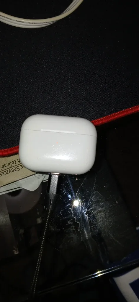 Apple AirPods Pro Case image indicator(3)