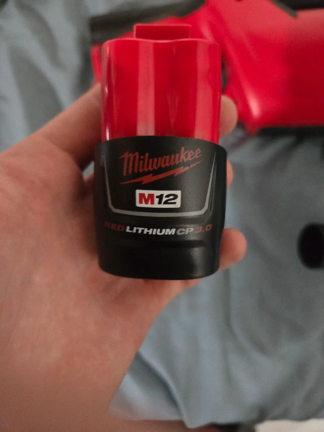 Milwaukee 0850-20 Compact Vacuum image indicator(2)