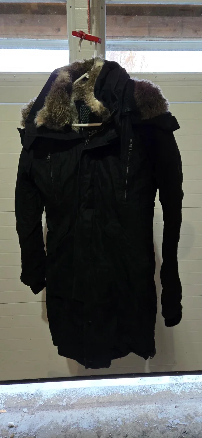 TNA Black Winter Parka - Size Small